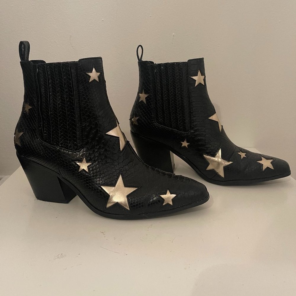 BETSY JOHNSON - black, gold star cowboy boot size 36